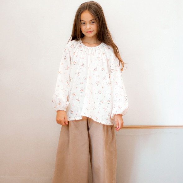 Muslina blūze ar ziedu rakstu